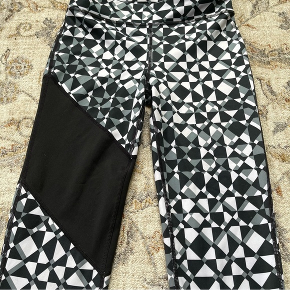 Girls Nike Black and White Leggings Size L - Picture 5 of 5